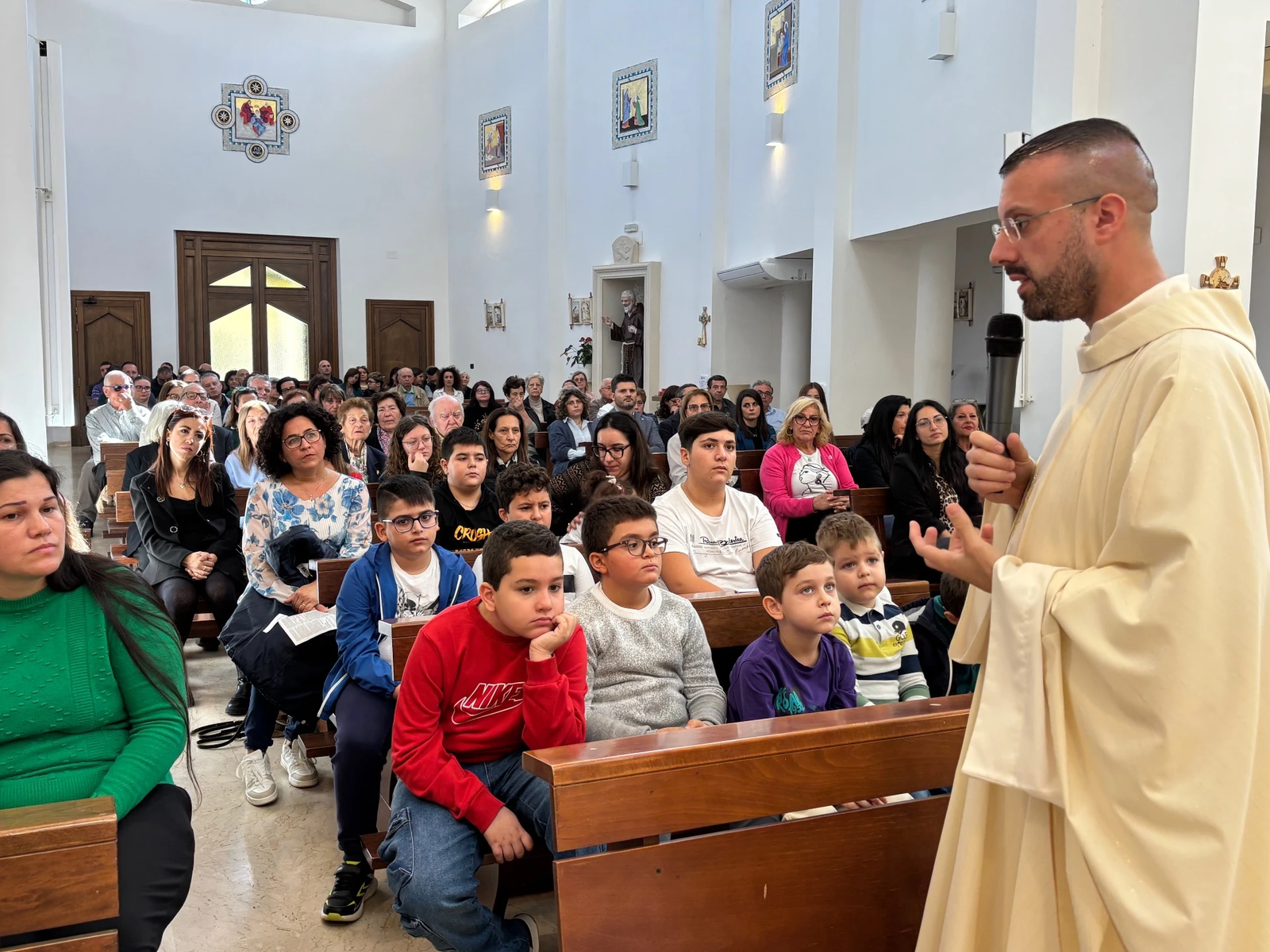 “La santità non è staticità, ma cammino”: le parole di don Nicola nella festa di Ognissanti