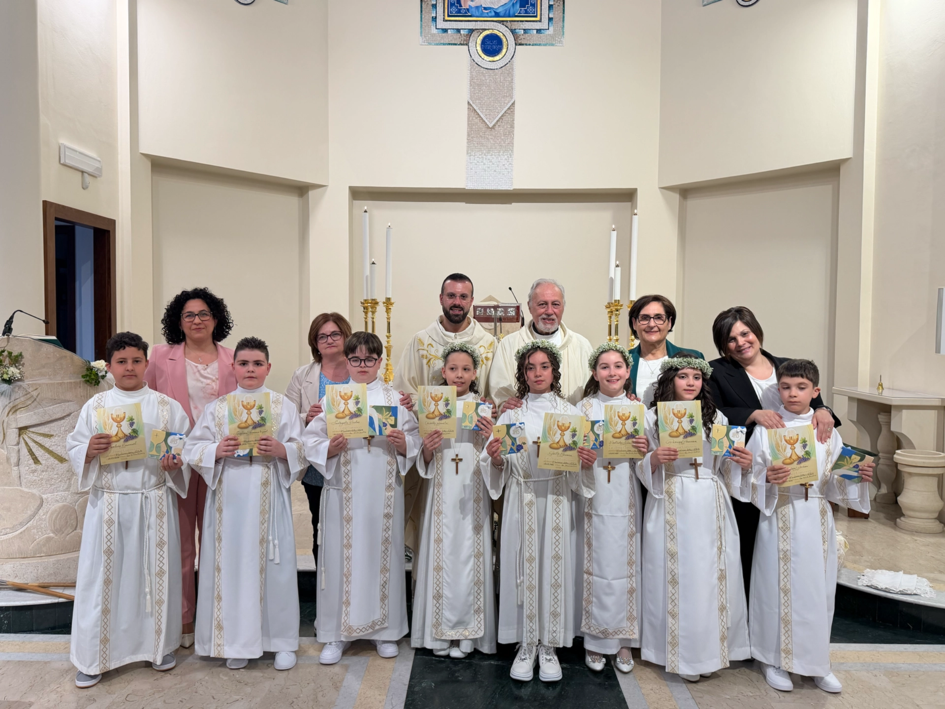 La comunità in festa per il dono dell’Eucaristia. Don Nicola: «Amare Gesù significa osservare la sua parola»