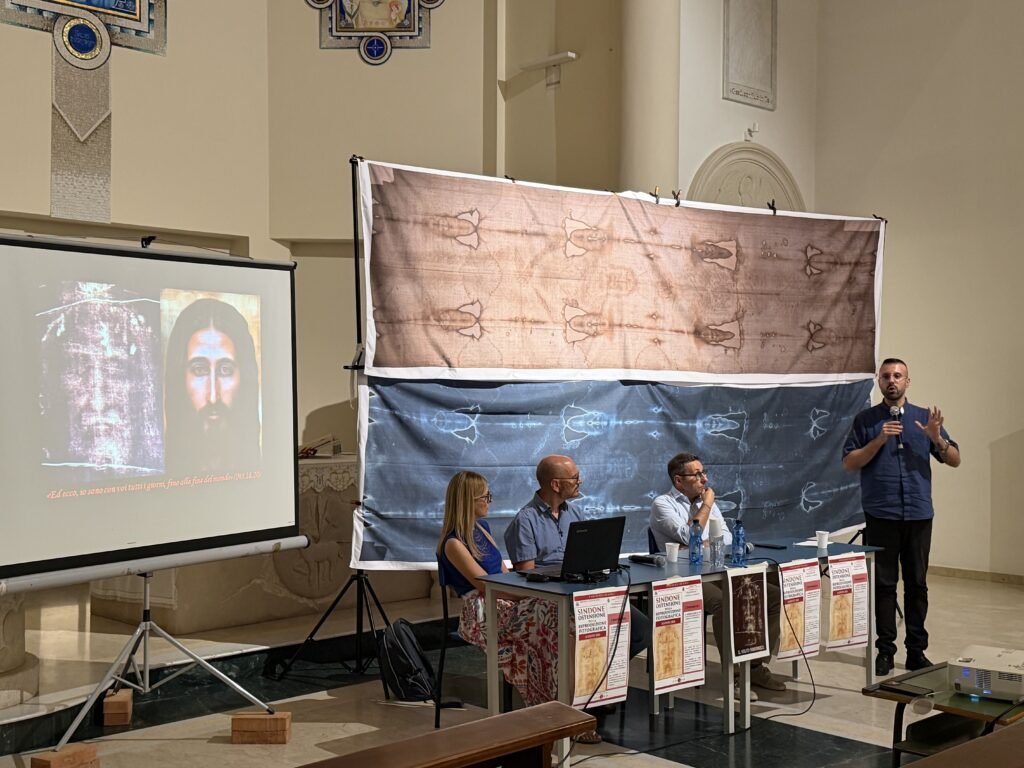 Il racconto della conferenza sulla Sacra Sindone